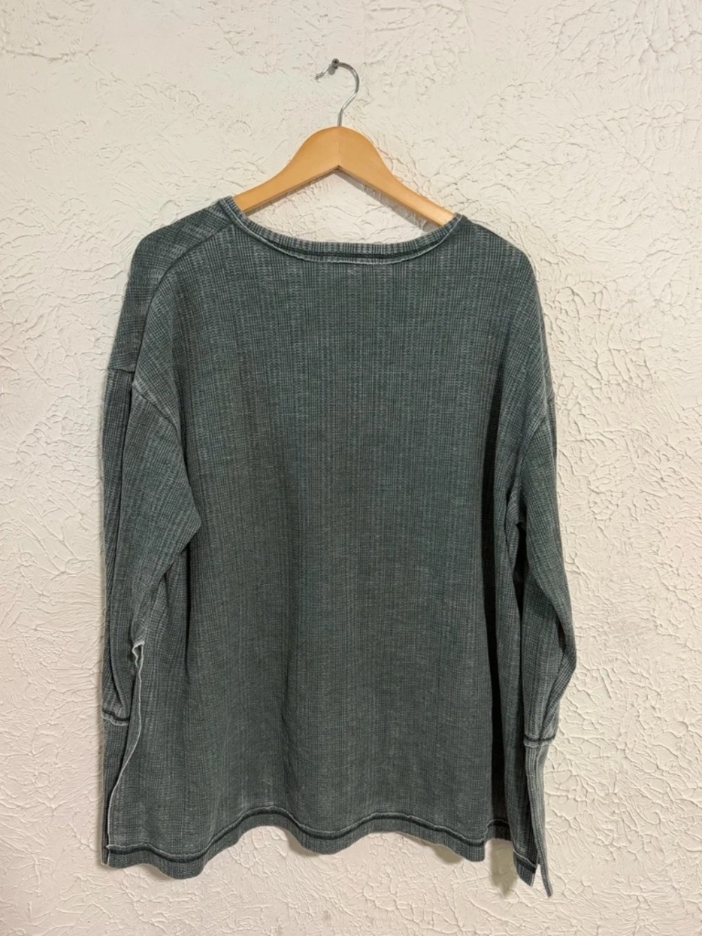 Project Social T Green Henley Long Sleeve Top Medium Oversized Casual - Picture 3 of 3